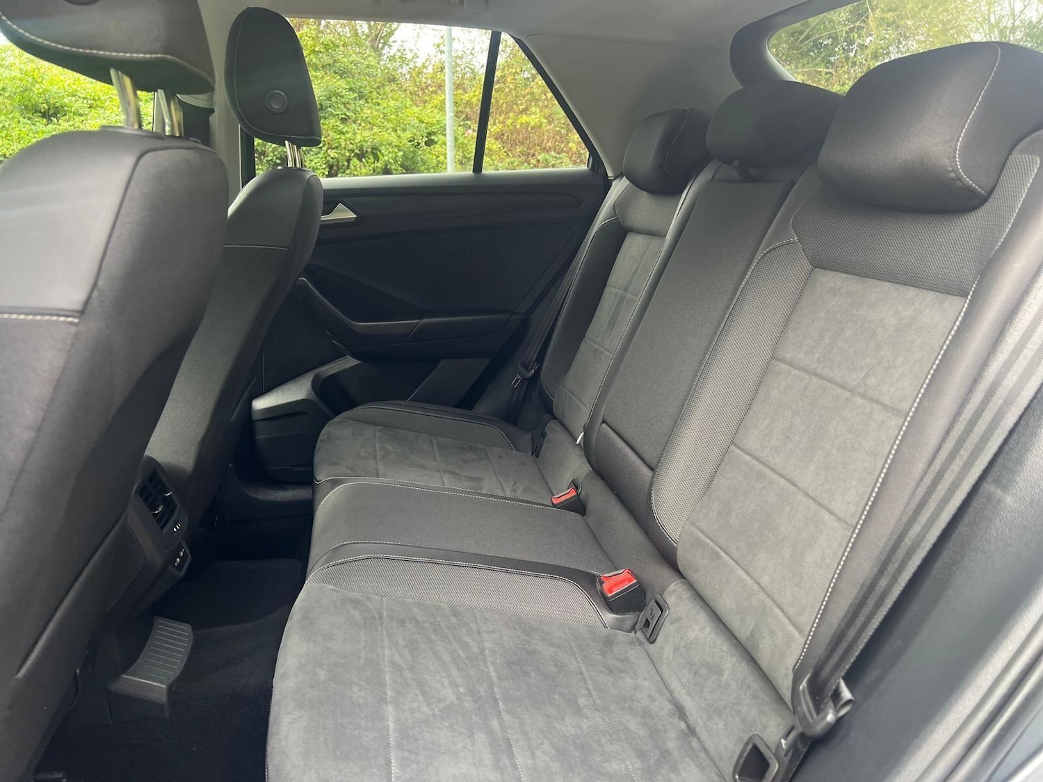 Used Volkswagen T-Roc 2023 for sale - 76424366: Photo 12