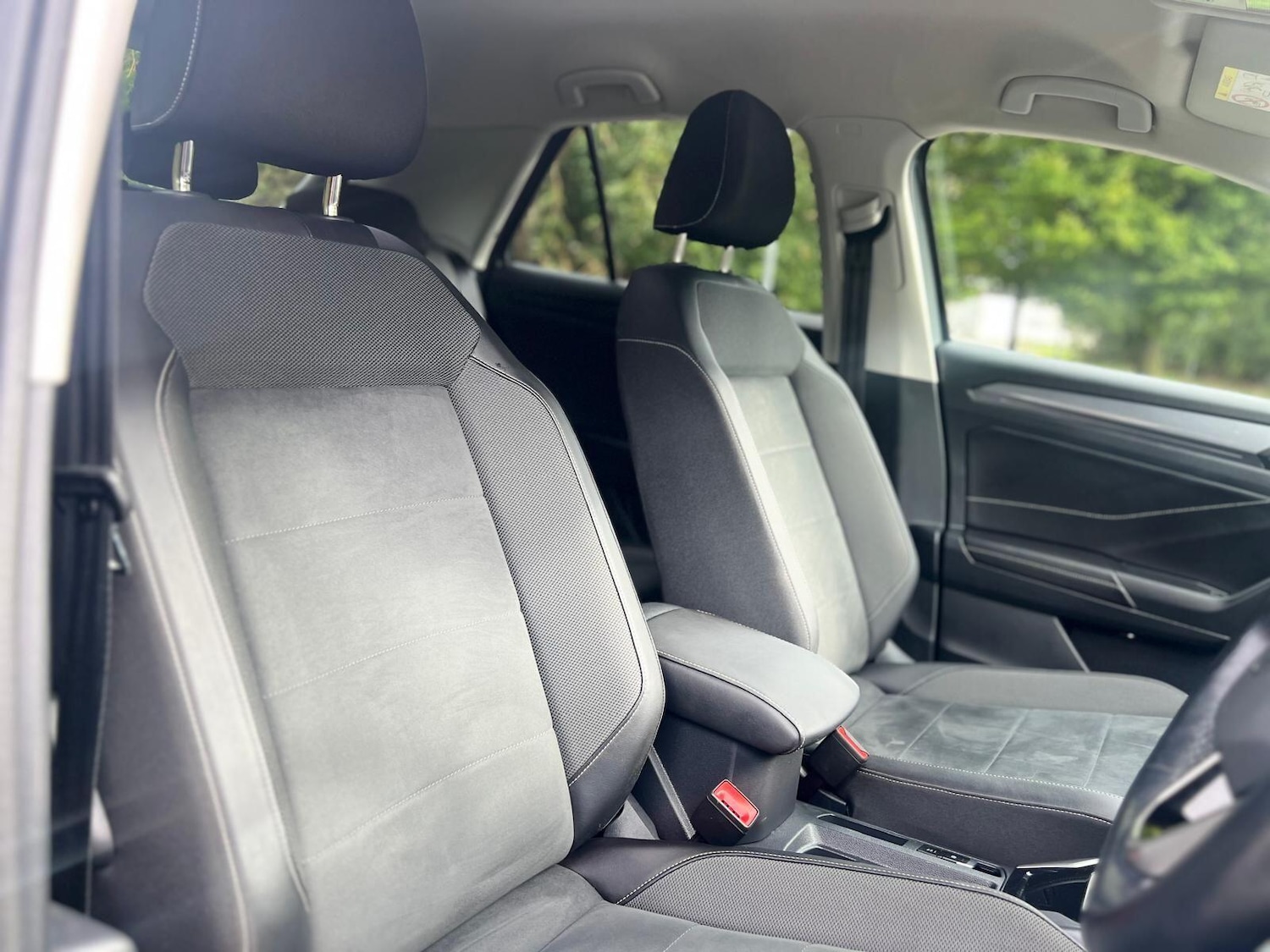 Used Volkswagen T-Roc 2023 for sale - 76424366: Photo 24