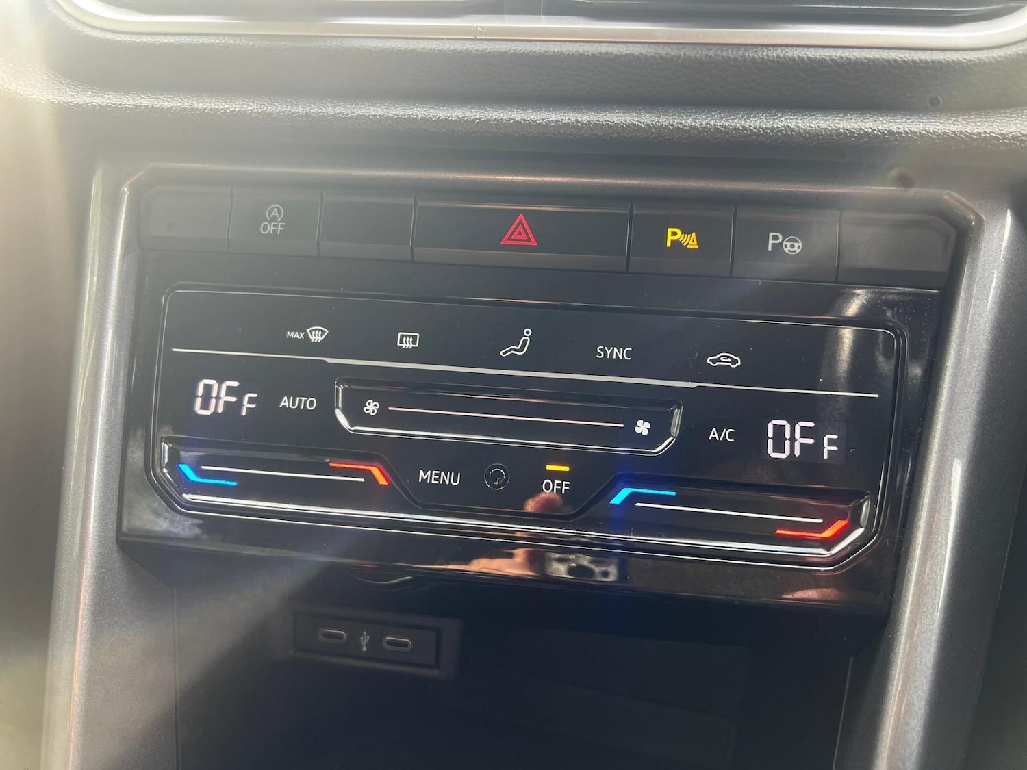 Used Volkswagen T-Roc 2023 for sale - 76424366: Photo 34