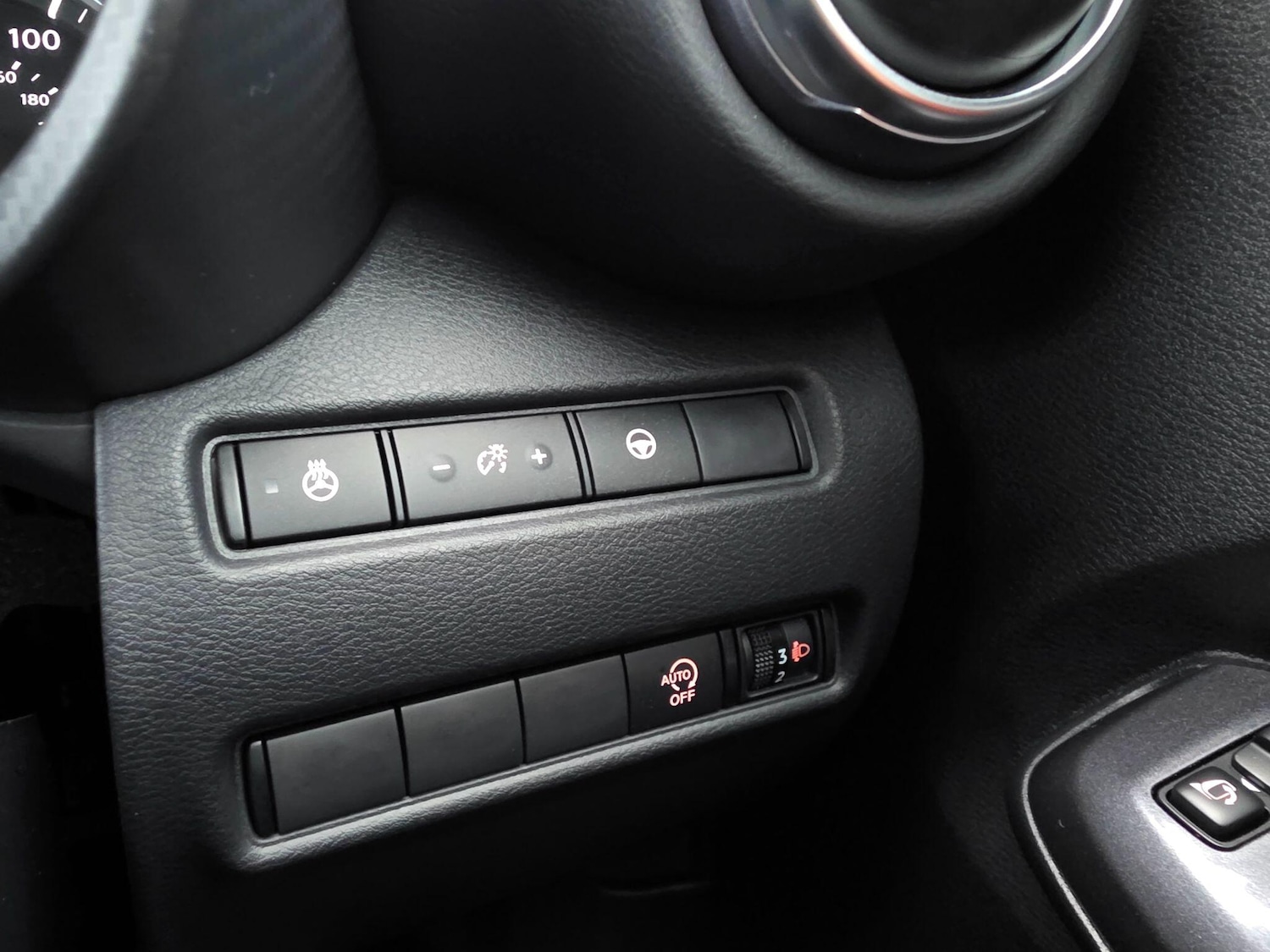 Used Nissan Juke 2023 for sale - 76431810: Photo 25