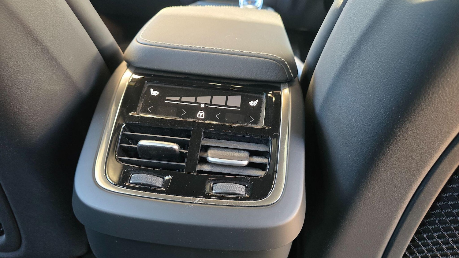 Used Volvo XC60 2025 for sale - 77203624: Photo 14