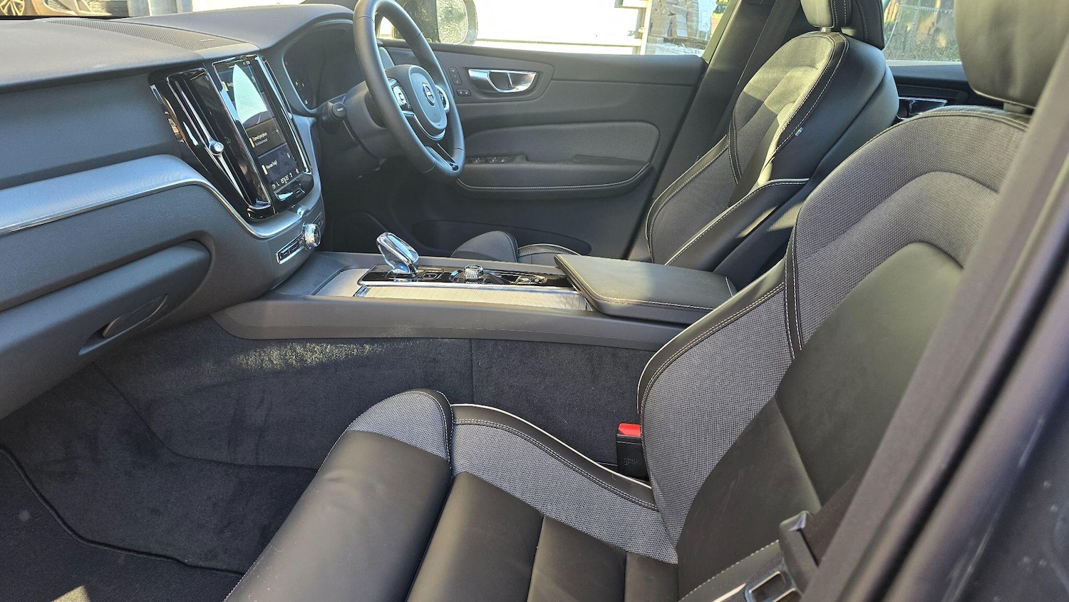 Used Volvo XC60 2025 for sale - 77203624: Photo 7