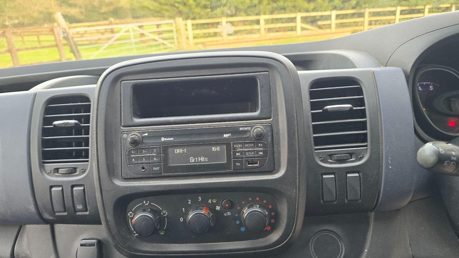 Used Vauxhall Vivaro 2015 for sale - 77993844: Photo 16