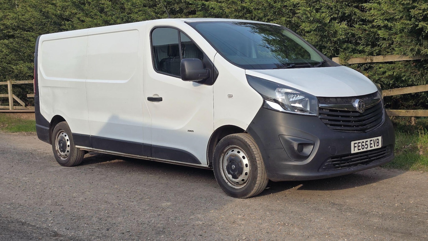 Used Vauxhall Vivaro 2015 for sale - 77993844: Photo 2