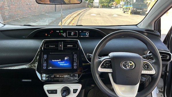 Used Toyota Prius 2017 for sale - 75449848: Photo 4