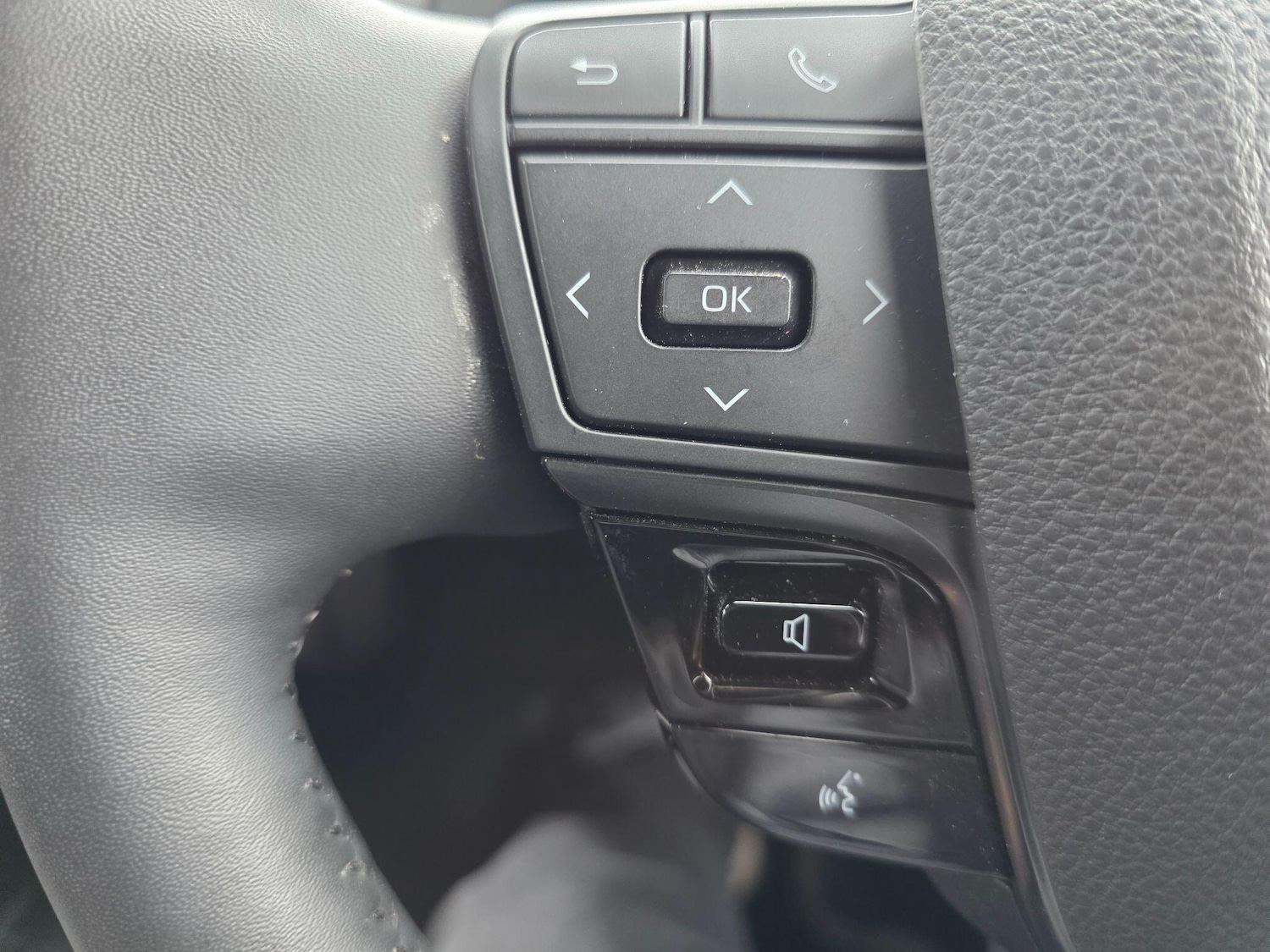 Used Toyota C-HR 2025 for sale - 77559318: Photo 16