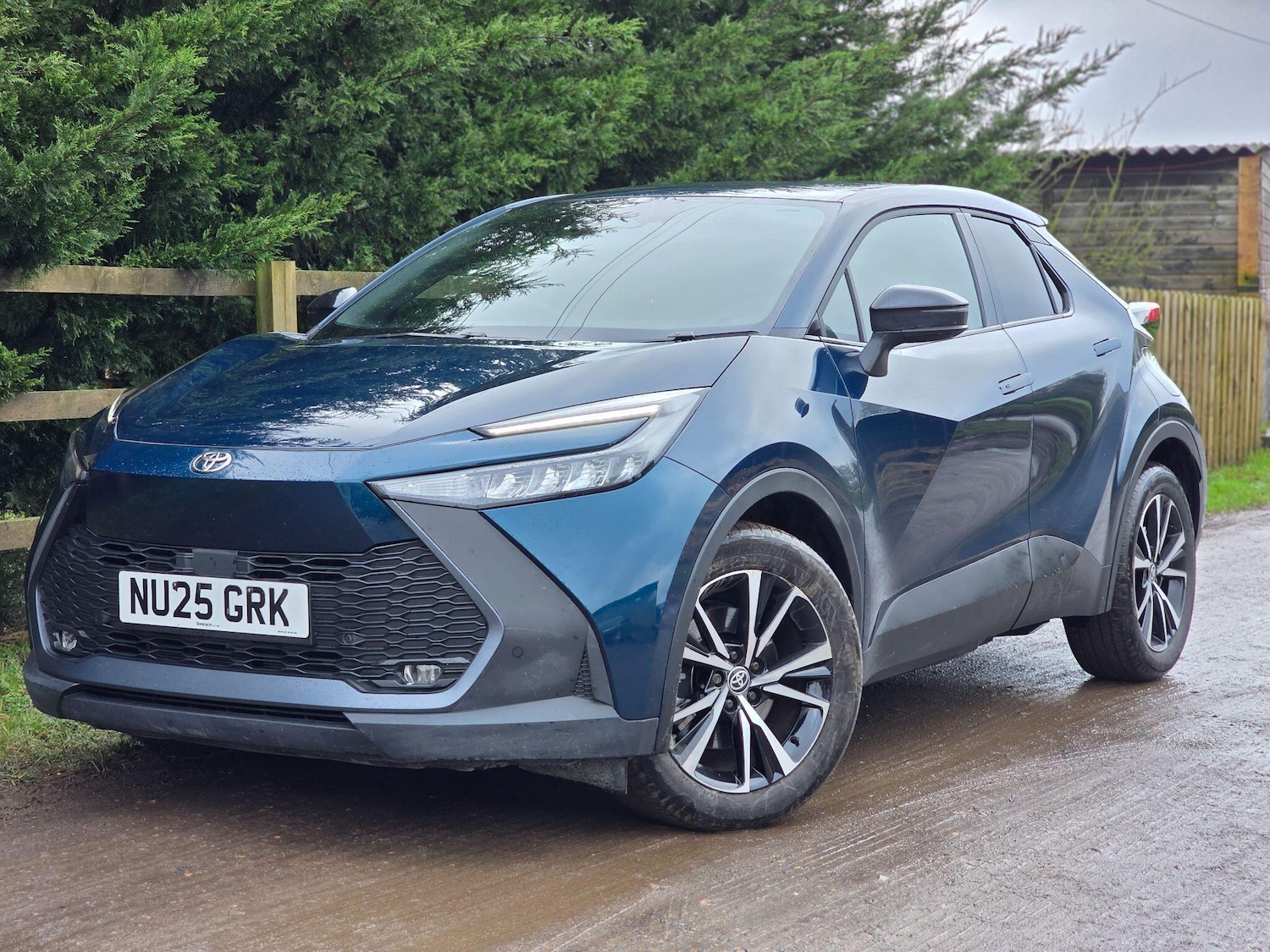 Used Toyota C-HR 2025 for sale - 77559318: Photo 2