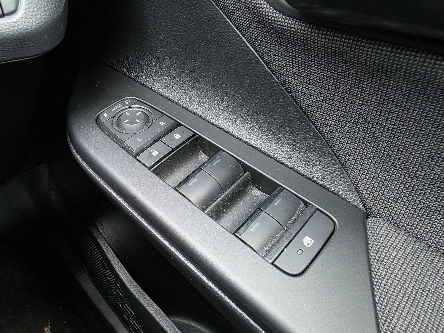 Used Toyota C-HR 2025 for sale - 77559318: Photo 23