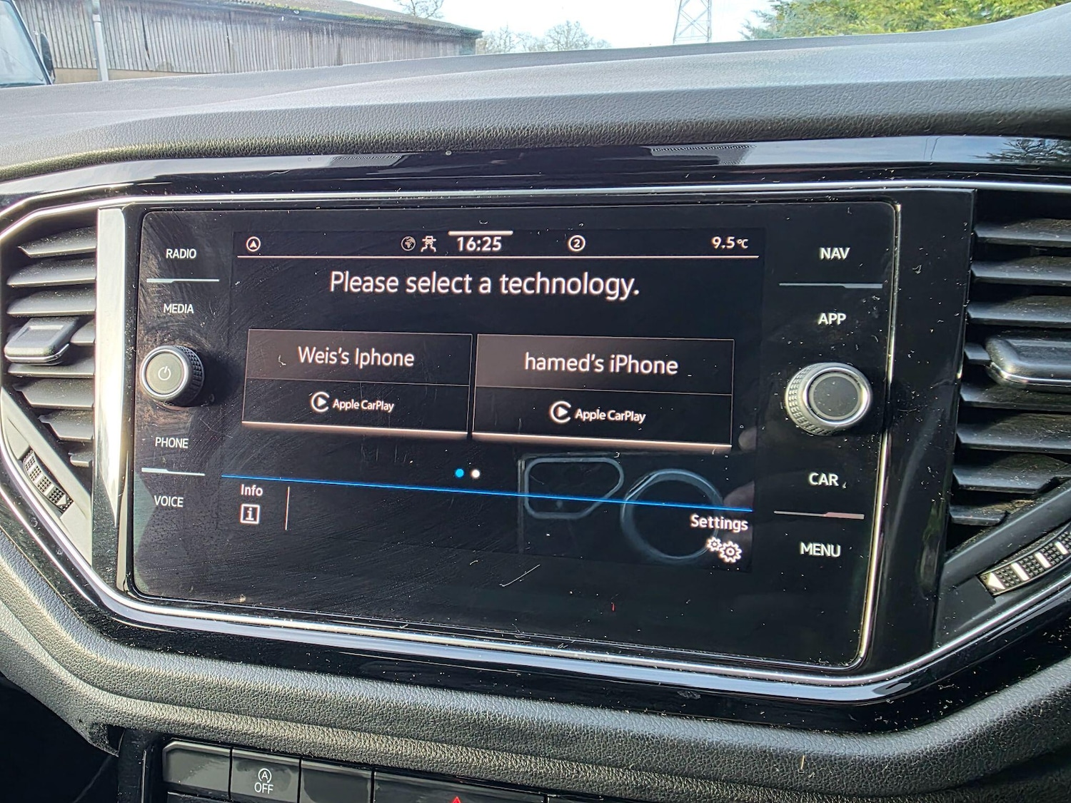 Used Volkswagen T-Roc 2021 for sale - 77524917: Photo 11