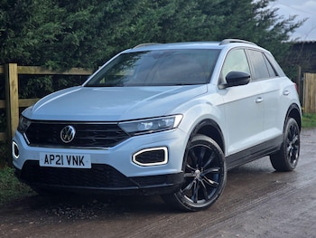 Used Volkswagen T-Roc 2021 for sale - 77524917: Photo