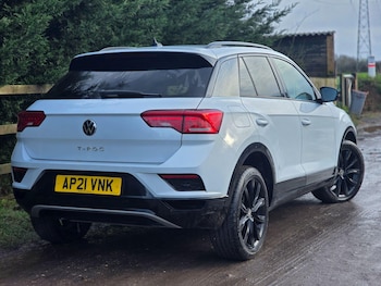 Used Volkswagen T-Roc 2021 for sale - 77524917: Photo