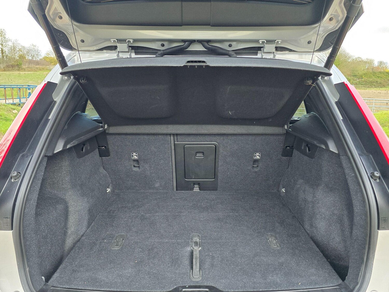 Used Volvo XC40 for sale - 77794134: Photo 13