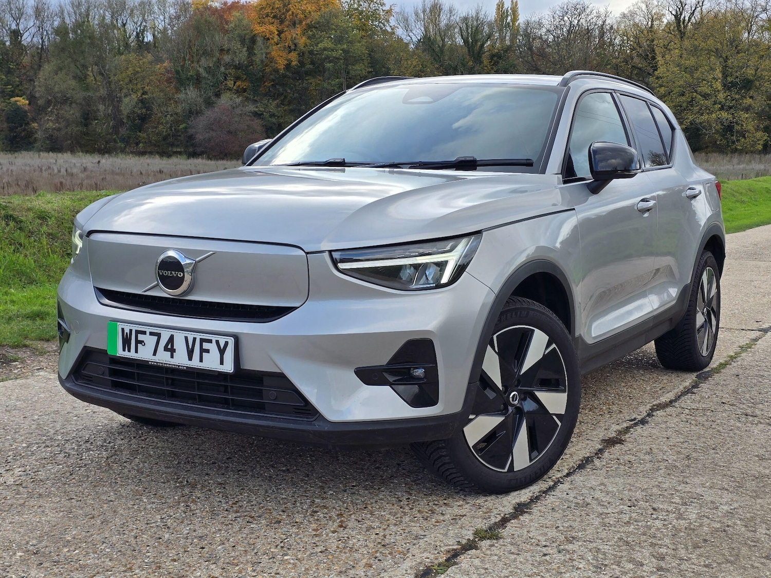 Used Volvo XC40 for sale - 77794134: Photo 2