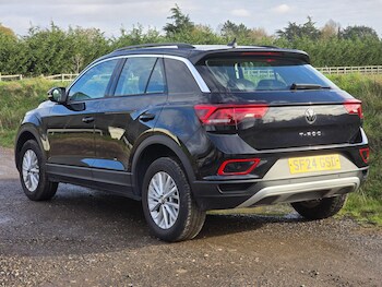 Used Volkswagen T-Roc 2024 for sale - 77320538: Photo