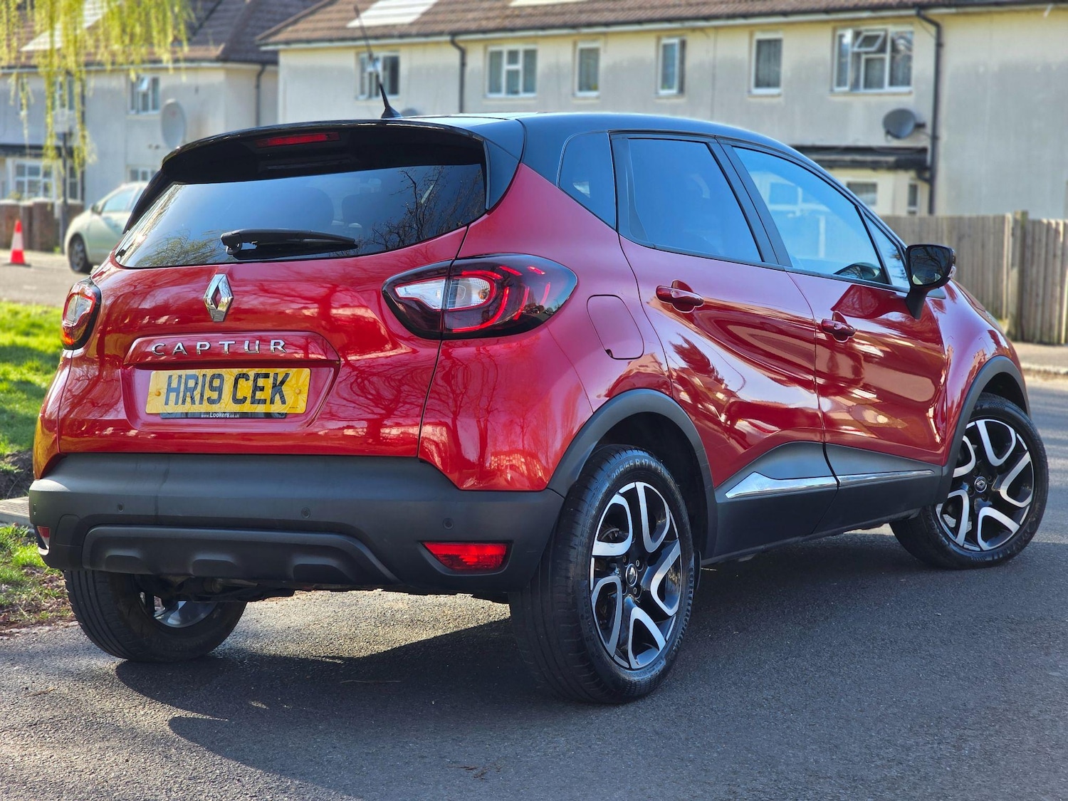 Used Renault Captur 2019 for sale - 76989557: Photo 3