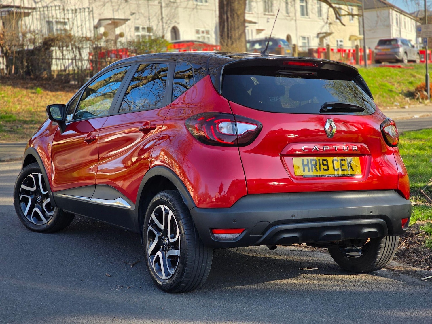 Used Renault Captur 2019 for sale - 76989557: Photo 4