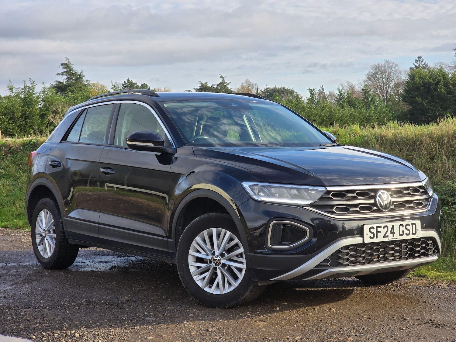 Used Volkswagen T-Roc 2024 for sale - 76561482: Photo 1