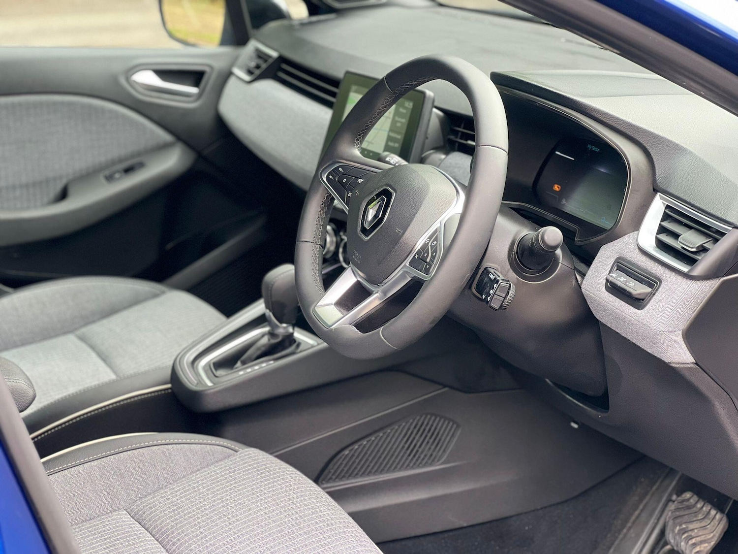 Used Renault Clio 2024 for sale - 76423229: Photo 7