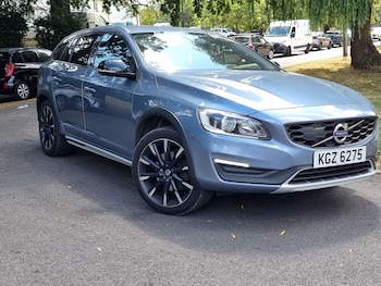 Used Volvo V60 Cross Country 2018 for sale - 75291140: Photo