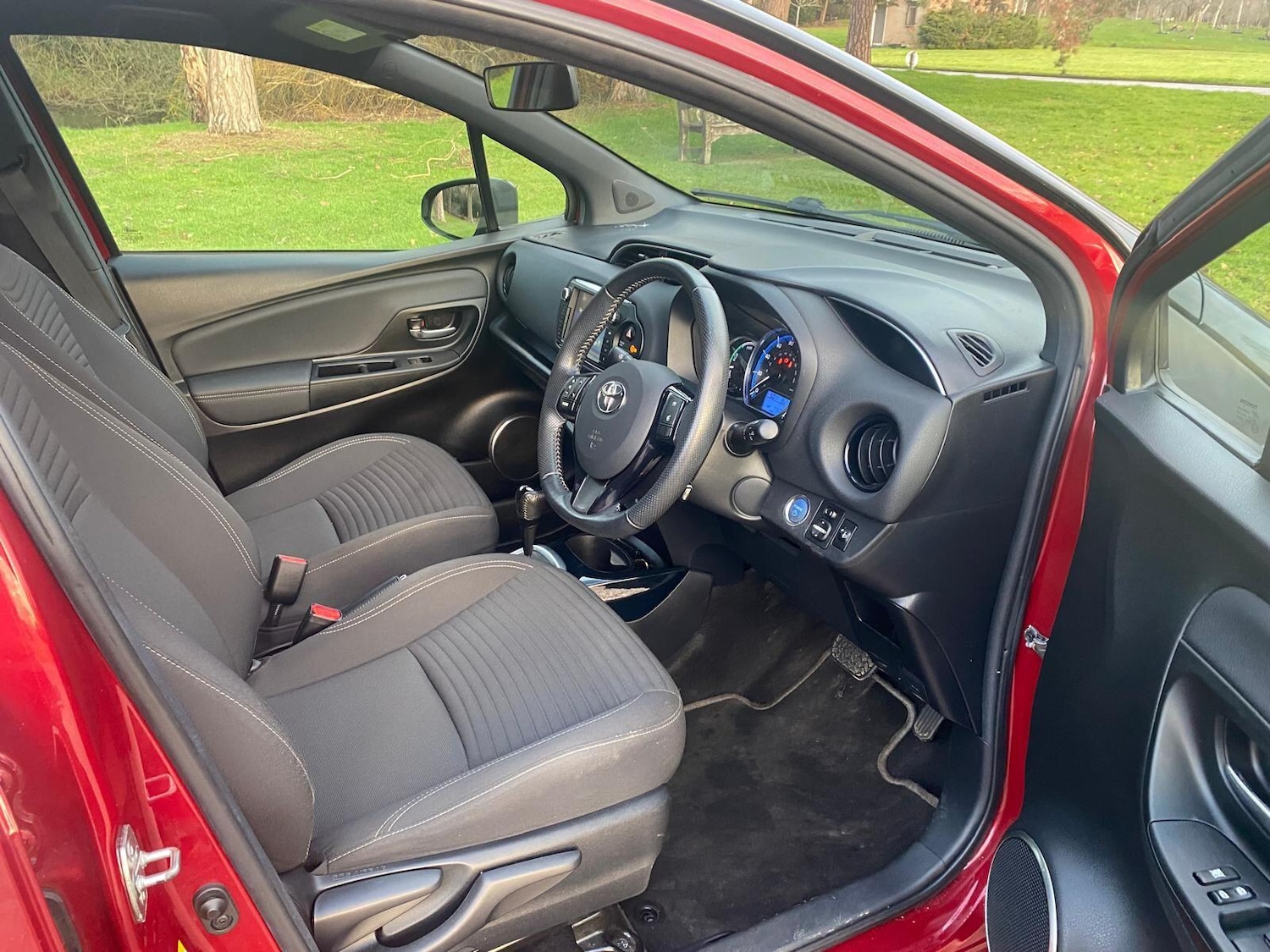 Used Toyota Yaris 2017 for sale - 77387356: Photo 5