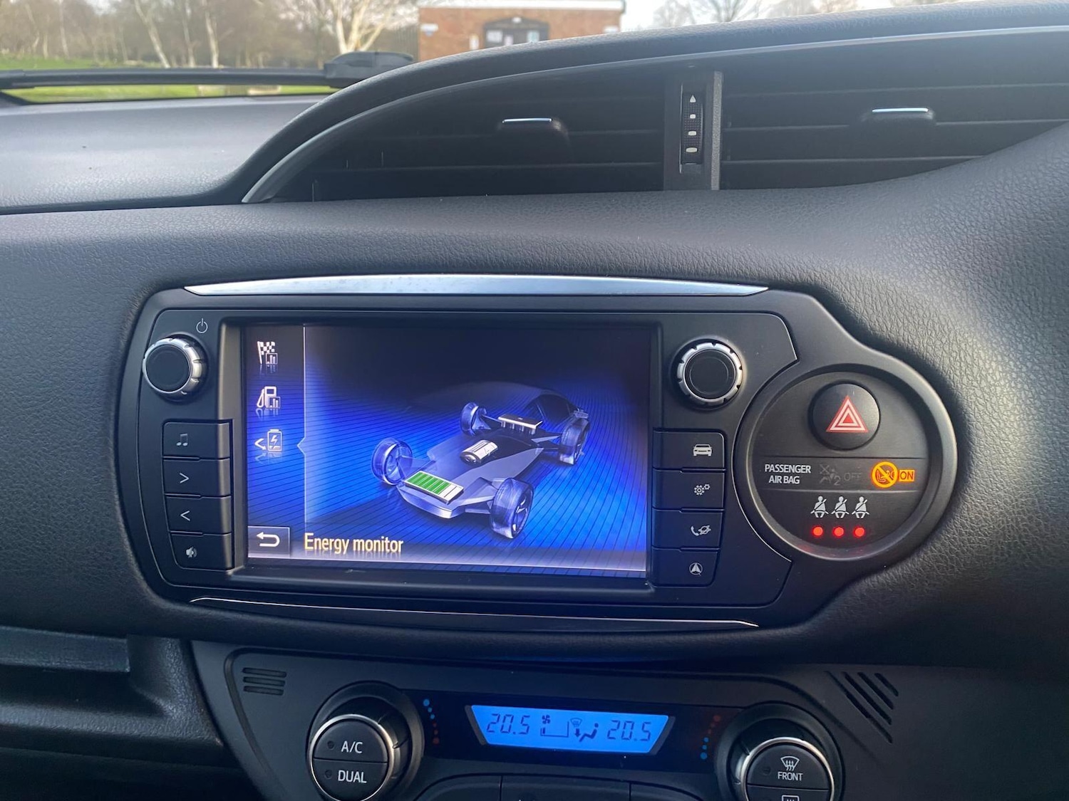 Used Toyota Yaris 2017 for sale - 77387356: Photo 8