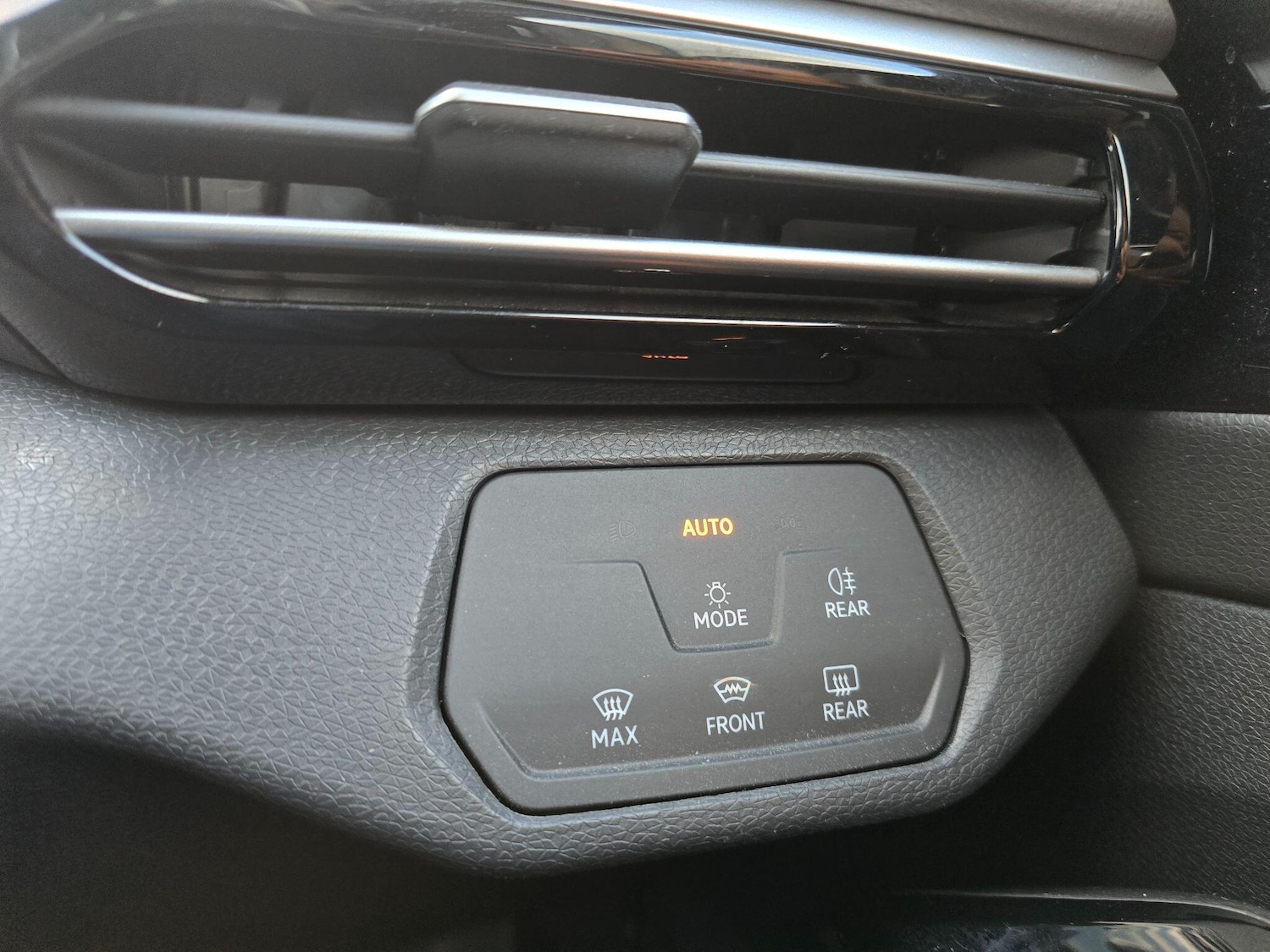 Used Volkswagen ID.4 2023 for sale - 76701648: Photo 18