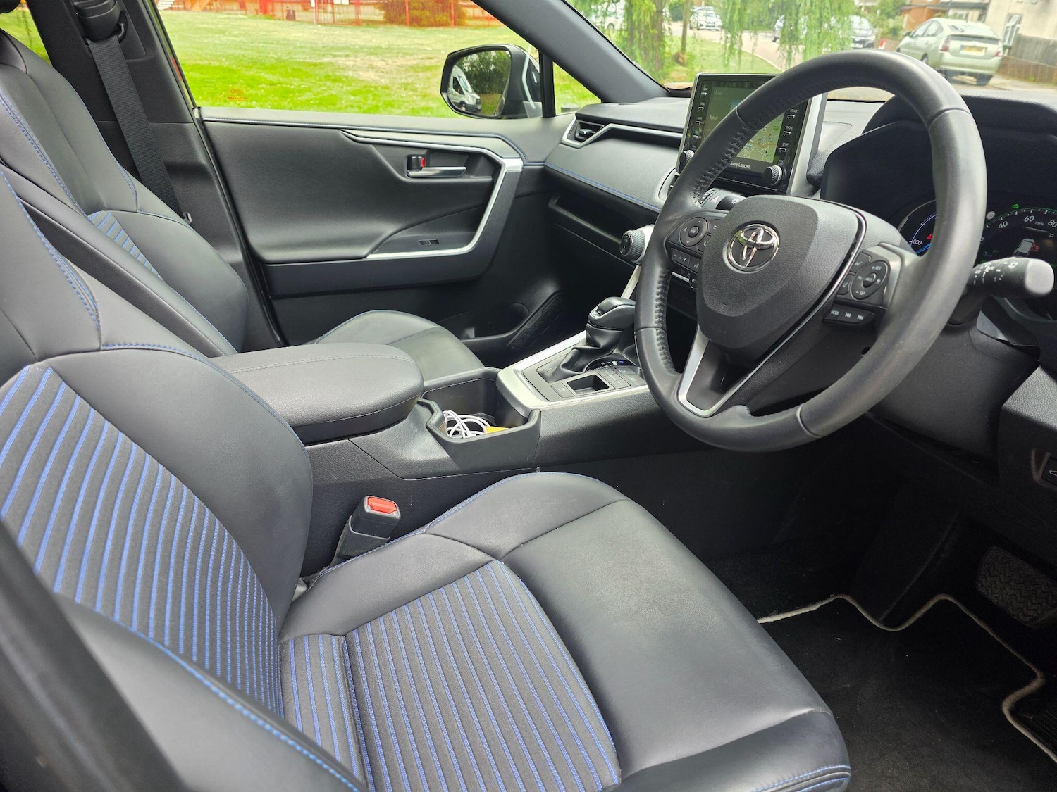 Used Toyota RAV4 2022 for sale - 76424176: Photo 5