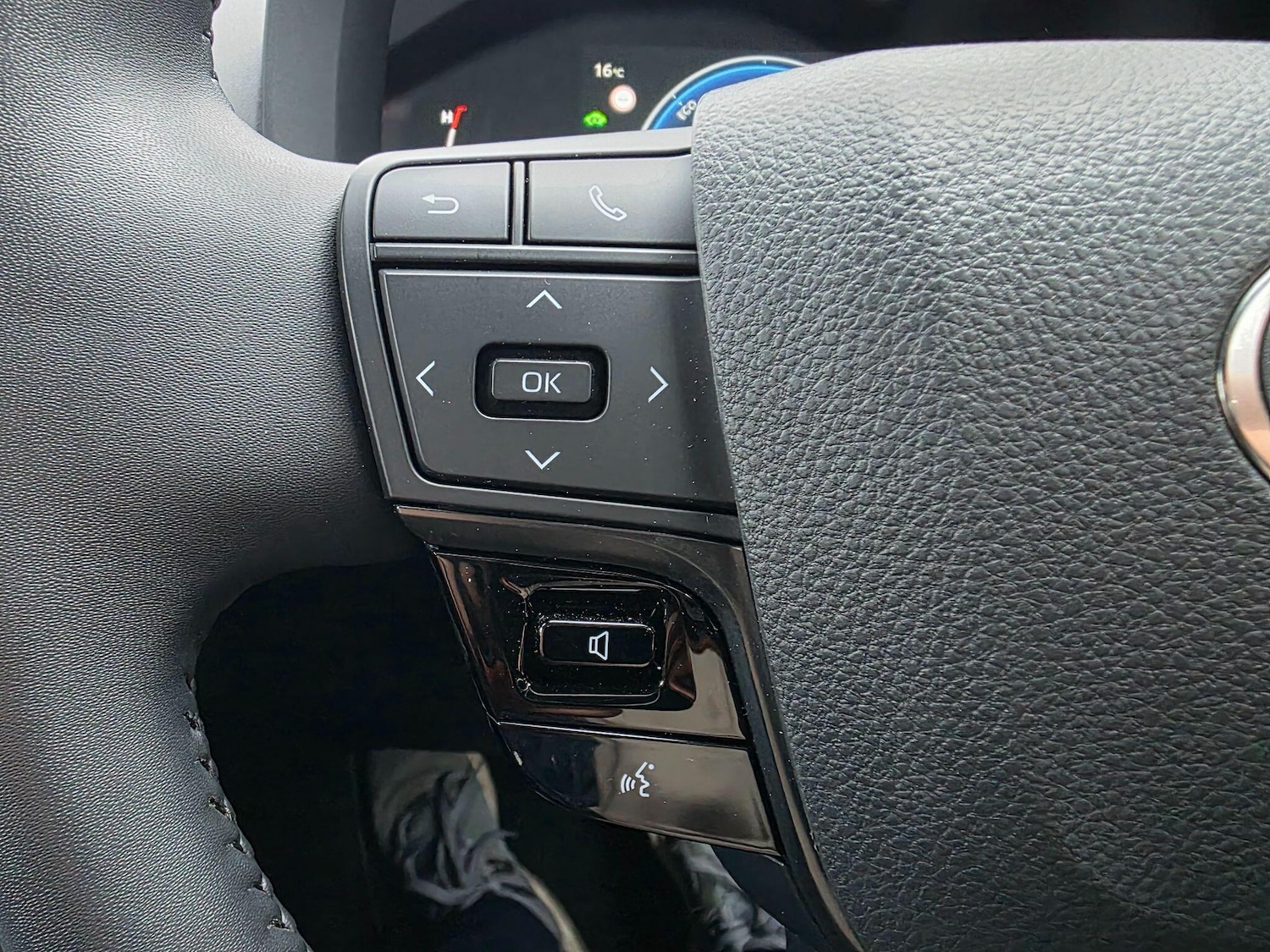 Used Toyota C-HR for sale - 77683767: Photo 16