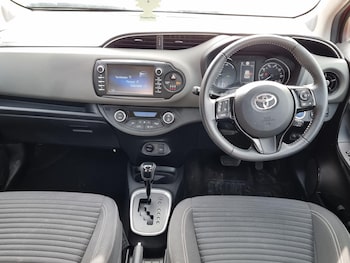 Used Toyota Yaris 2020 for sale - 75697105: Photo