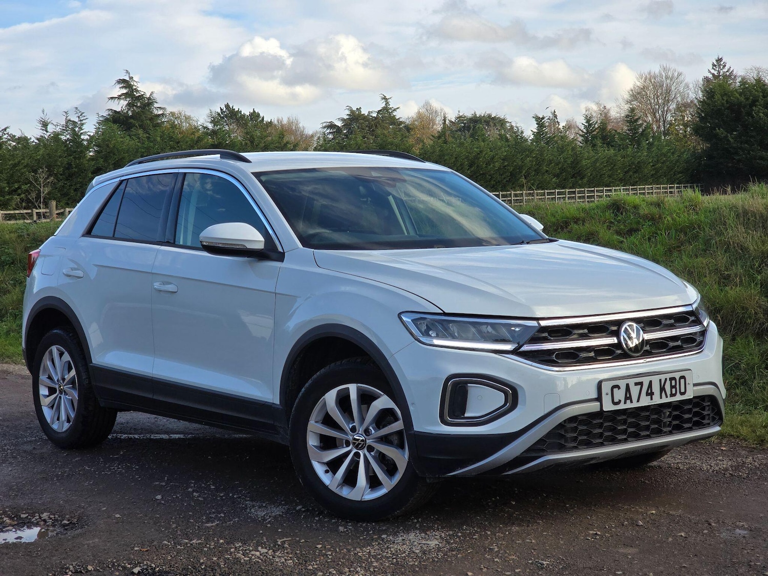 Used Volkswagen T-Roc 2024 for sale - 76671388: Photo 3