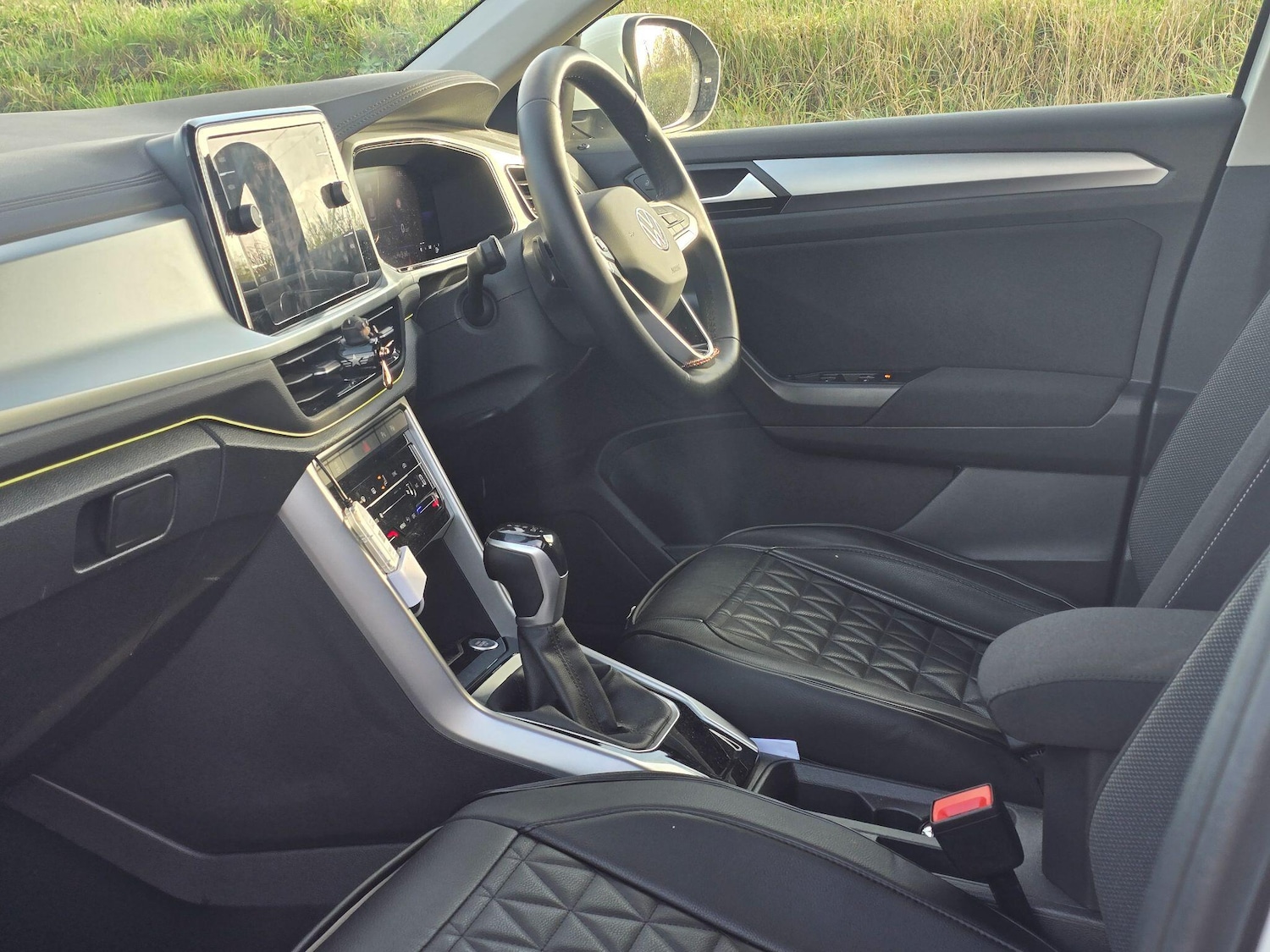 Used Volkswagen T-Roc 2024 for sale - 76671388: Photo 5