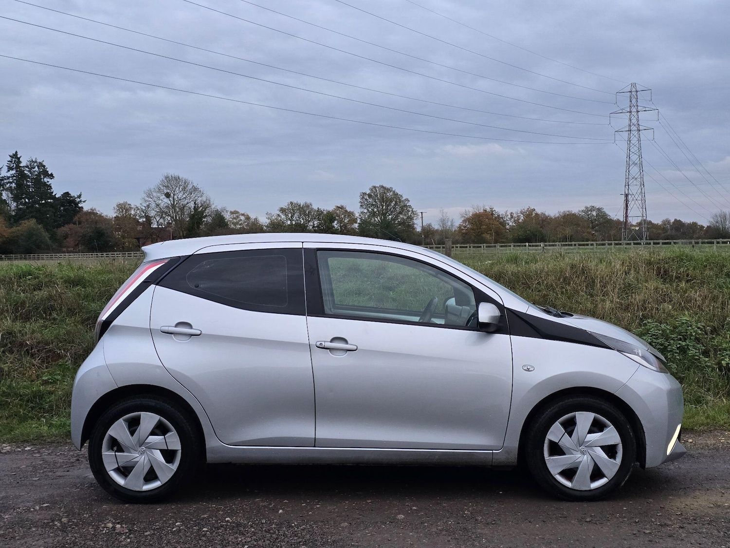 Used Toyota AYGO 2017 for sale - 76572365: Photo 10