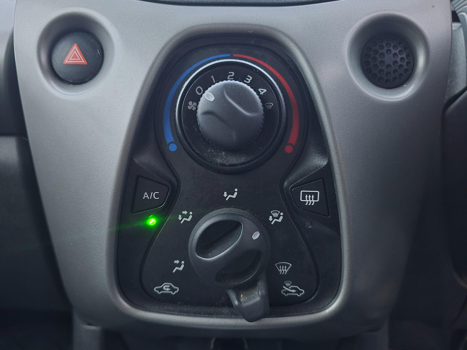 Used Toyota AYGO 2017 for sale - 76572365: Photo 14