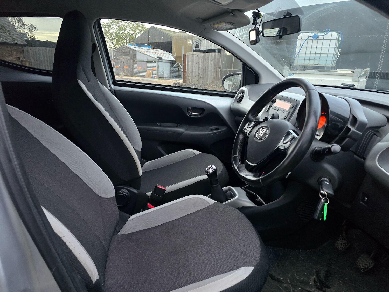 Used Toyota AYGO 2017 for sale - 76572365: Photo 4