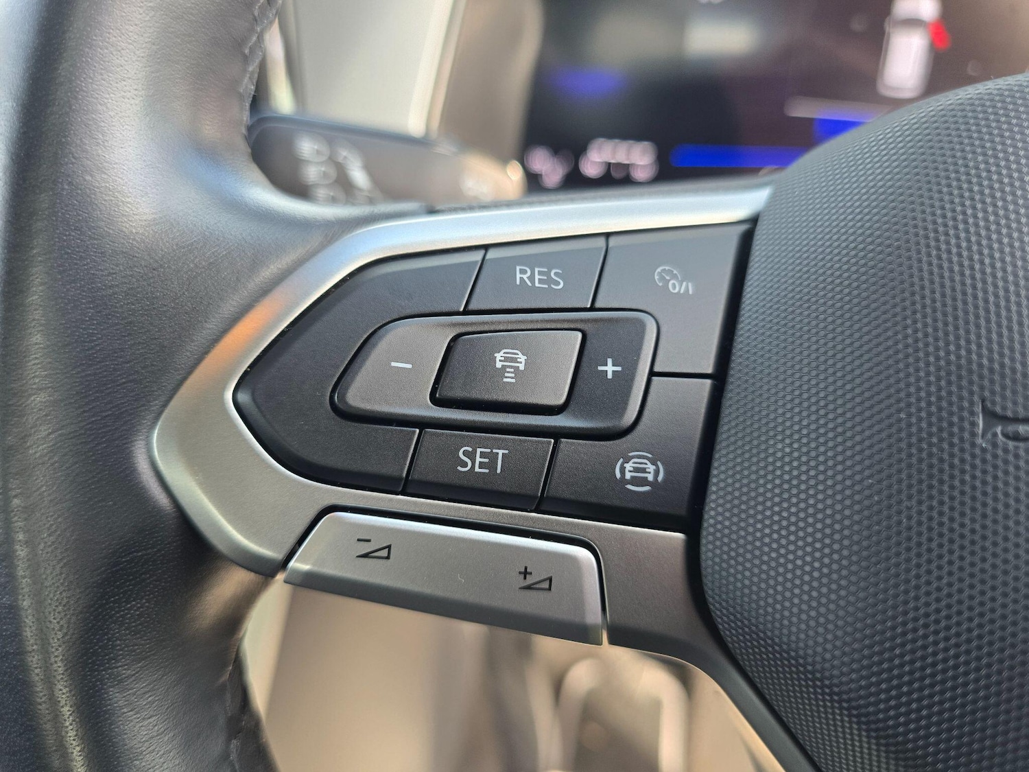 Used Volkswagen T-Roc 2024 for sale - 77097555: Photo 11