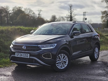 Used Volkswagen T-Roc 2024 for sale - 77097555: Photo