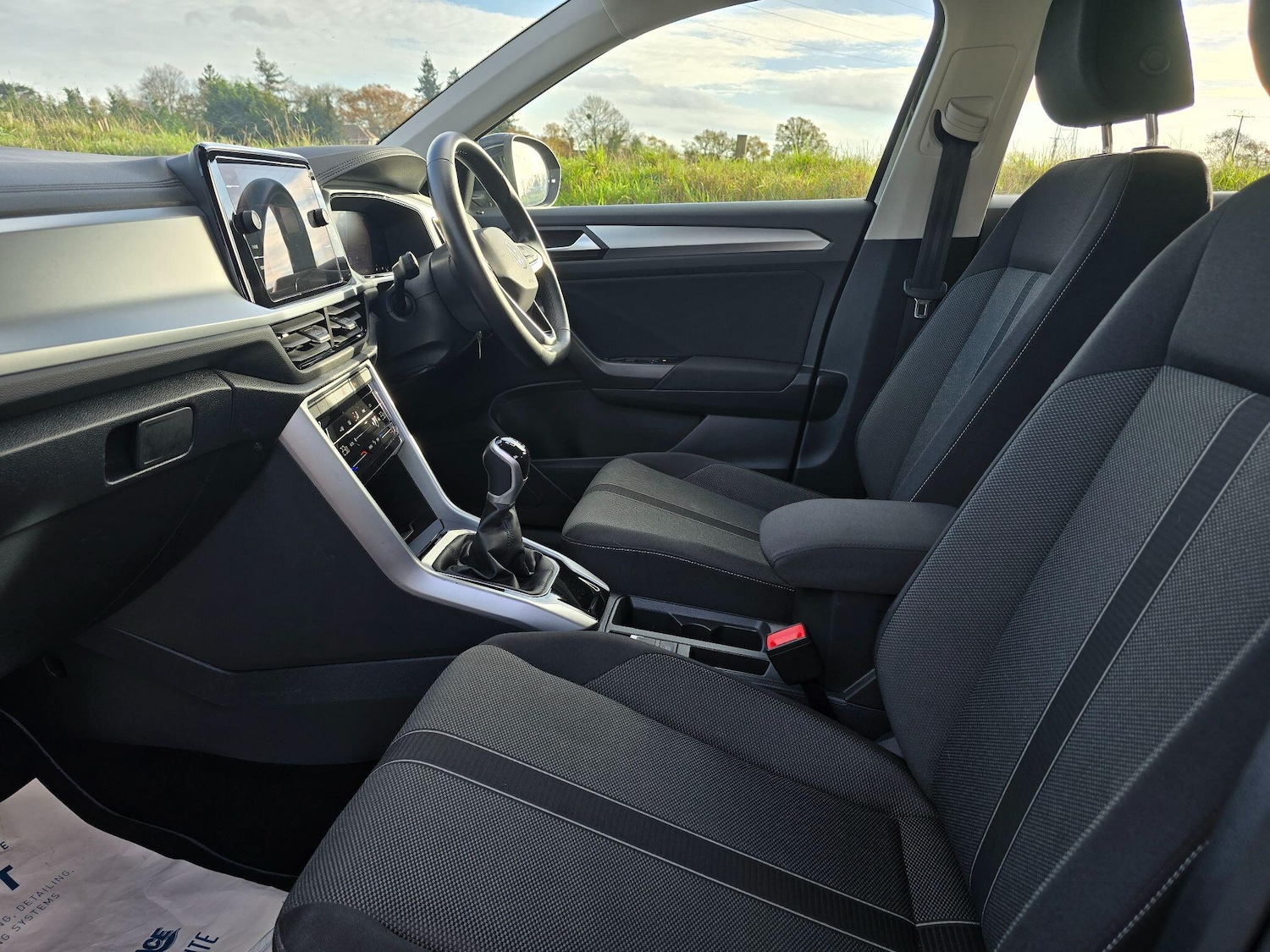 Used Volkswagen T-Roc 2024 for sale - 77097555: Photo 5