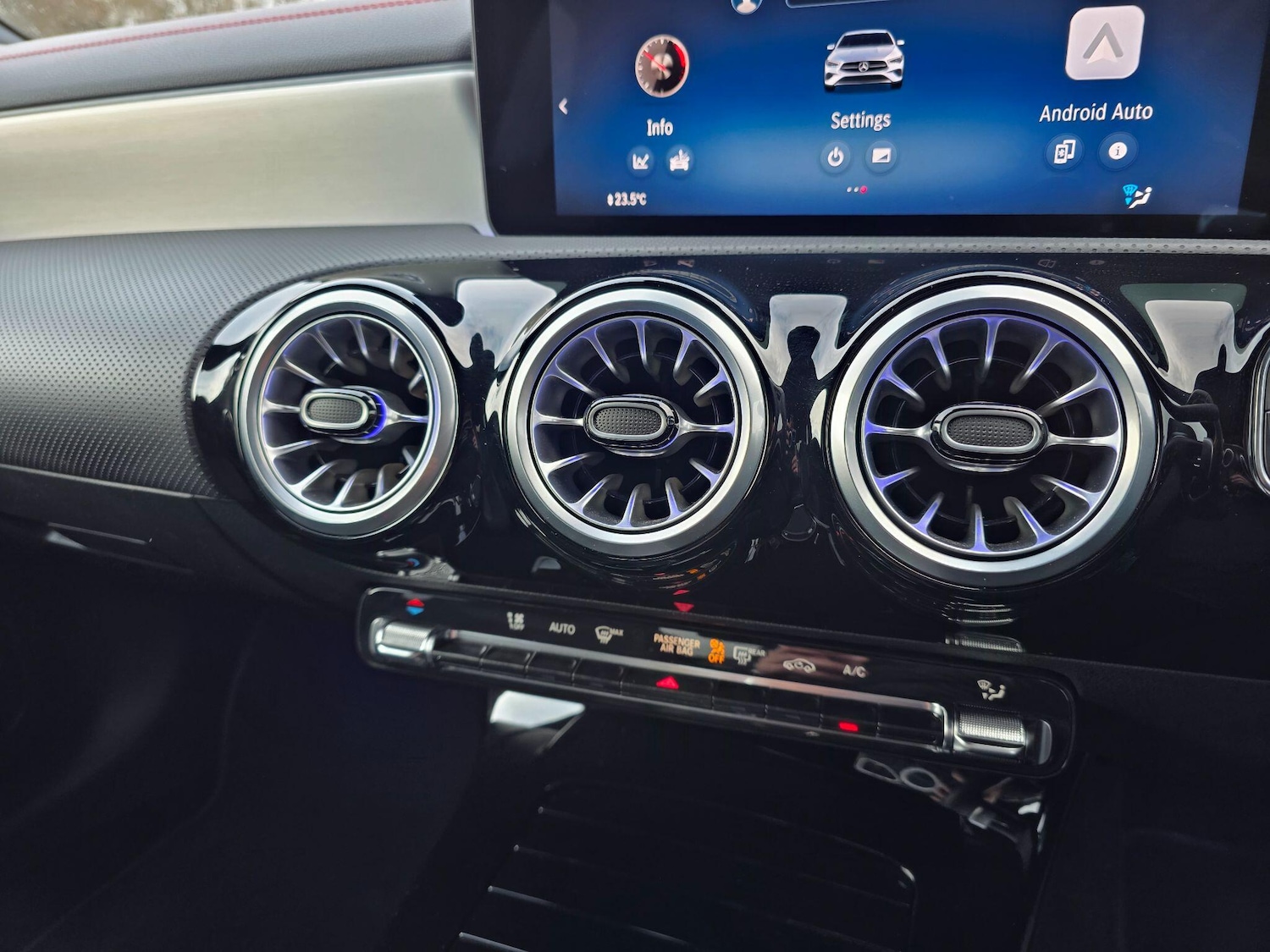 Used Mercedes-Benz CLA 2023 for sale - 76850021: Photo 32