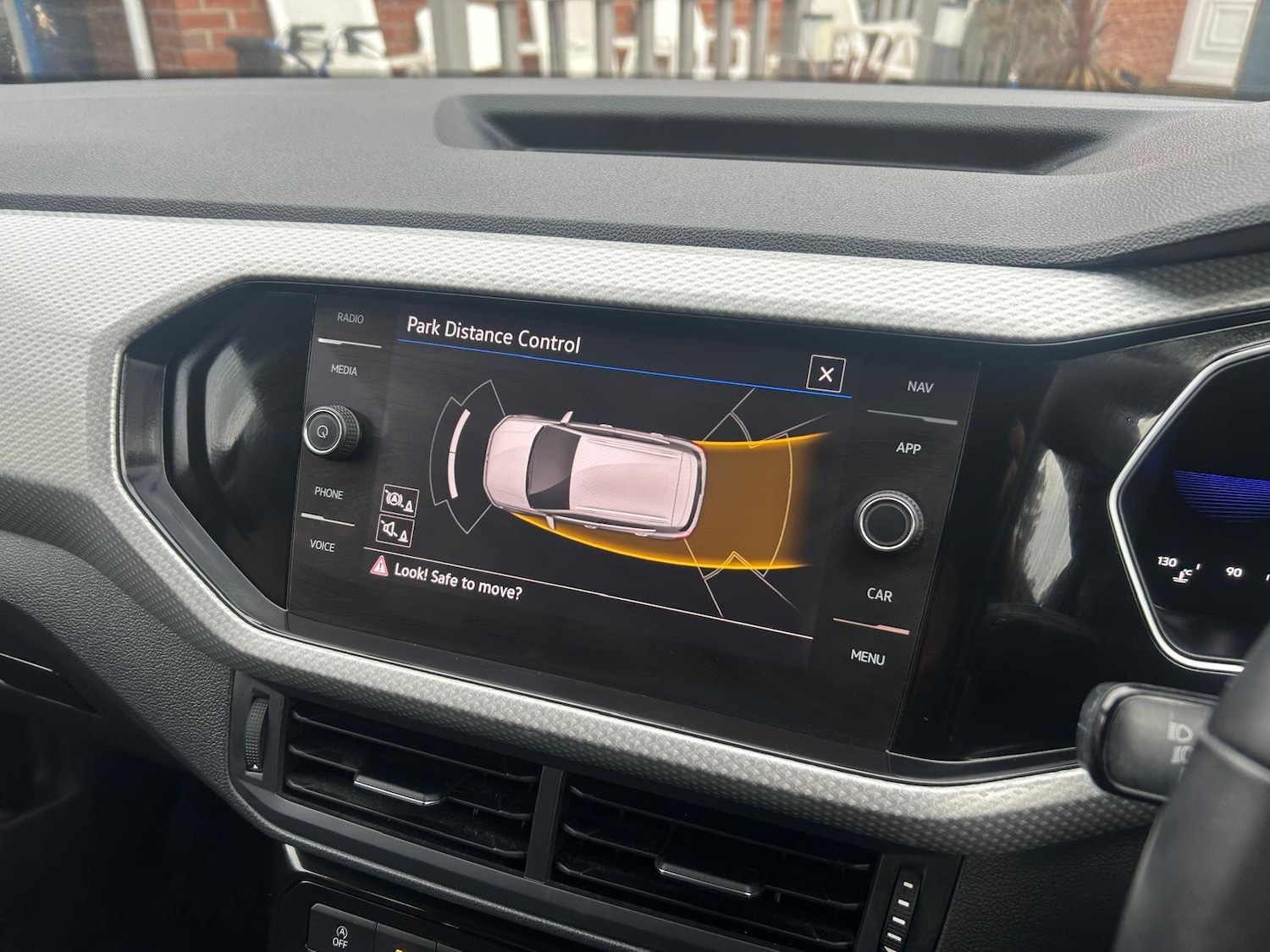 Used Volkswagen T-Cross 2024 for sale - 77957374: Photo 4