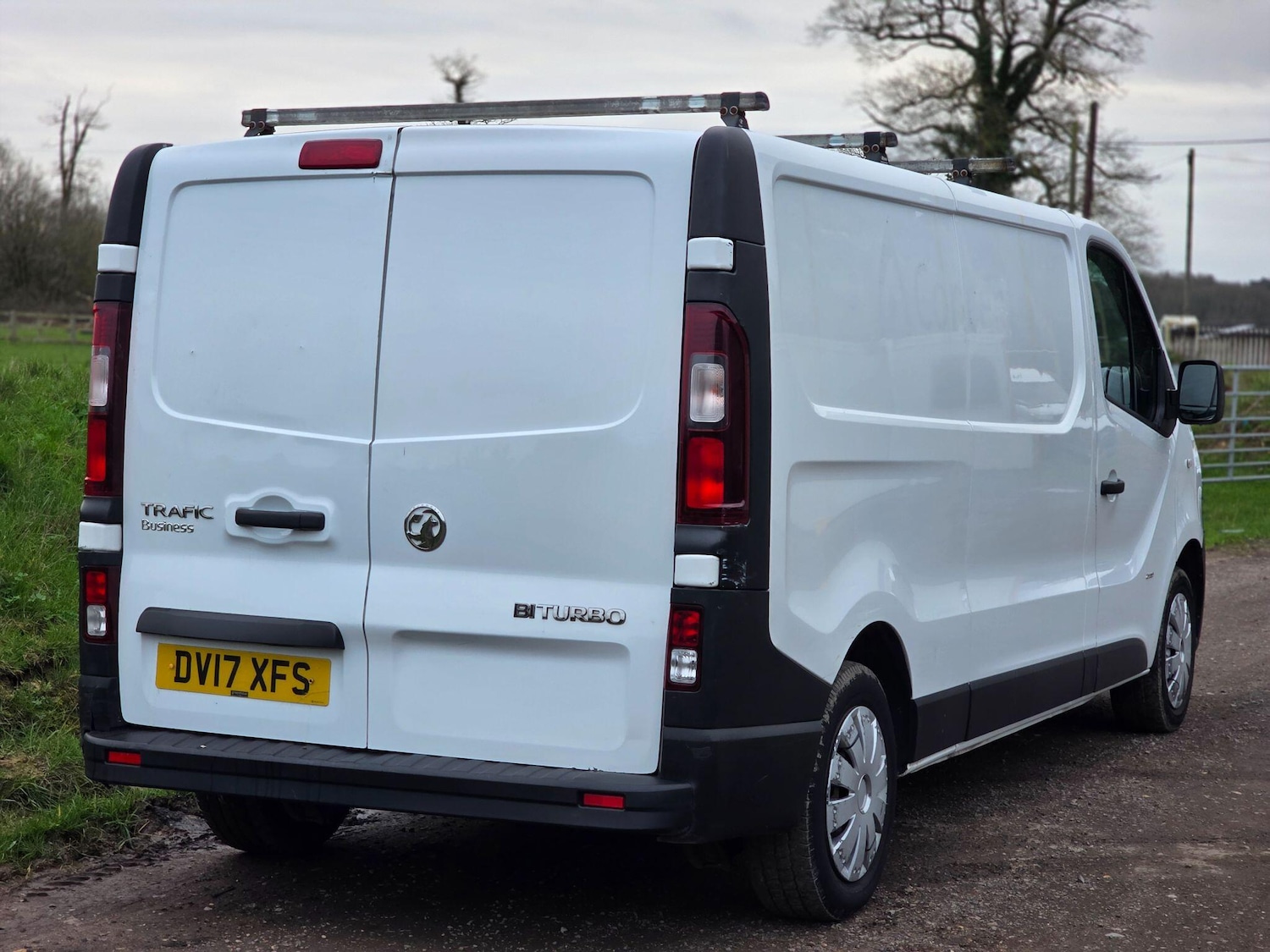 Used Vauxhall Vivaro 2017 for sale - 77908822: Photo 3