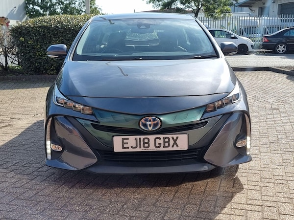 Used Toyota Prius 2018 for sale - 75990978: Photo 2