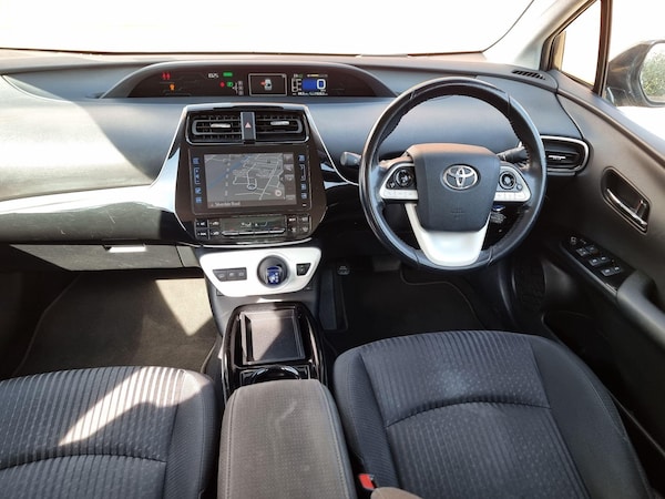 Used Toyota Prius 2018 for sale - 75990978: Photo 5