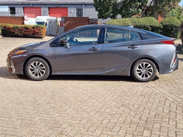 Used Toyota Prius 2018 for sale - 75990978: Photo 8