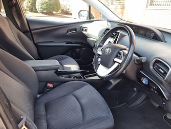 Used Toyota Prius 2018 for sale - 76424141: Photo