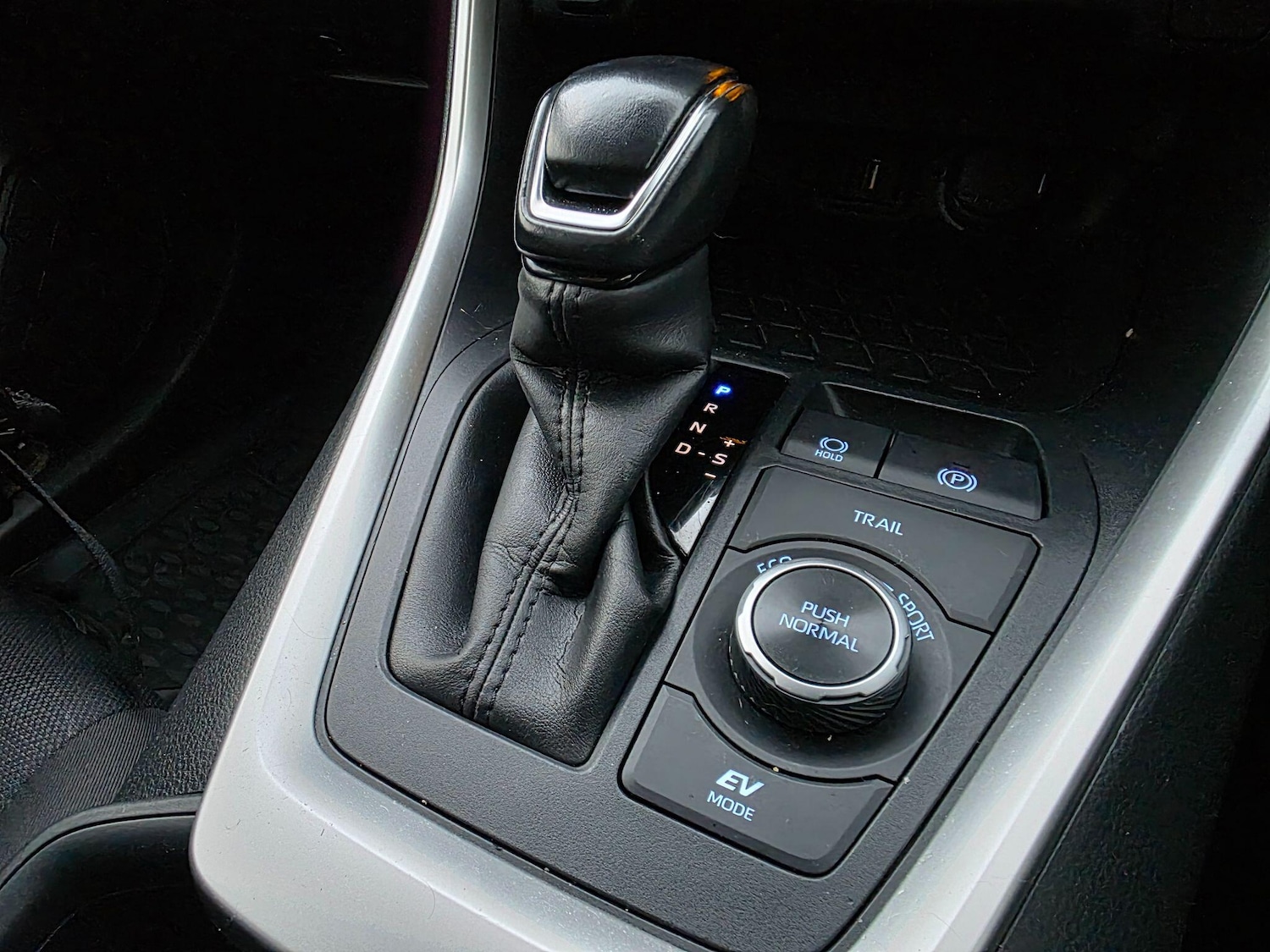 Used Toyota RAV4 2020 for sale - 76432127: Photo 15