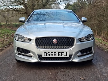 Used Jaguar XE 2018 for sale - 74990131: Photo