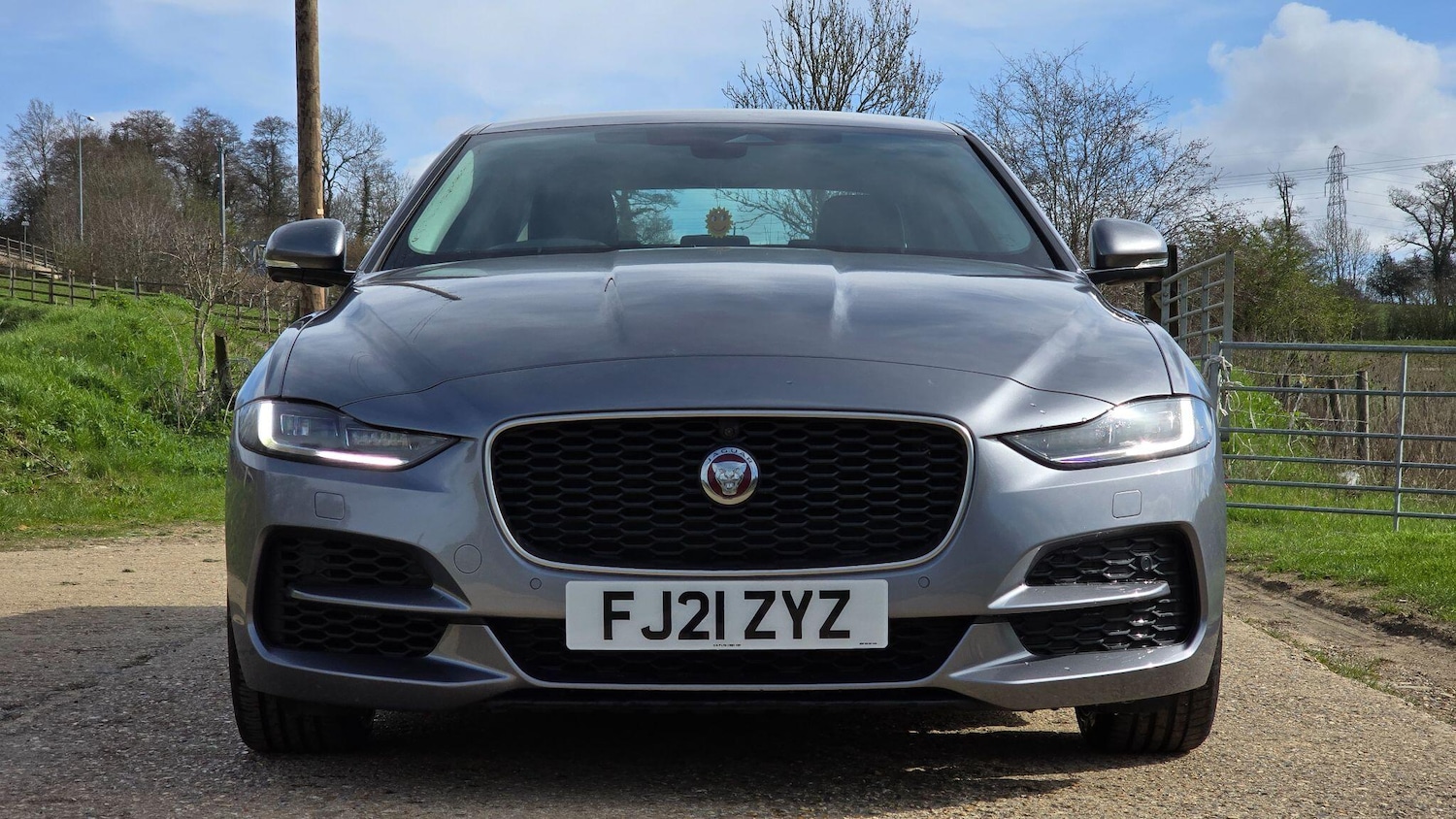 Used Jaguar XE 2021 for sale - 77892487: Photo 2