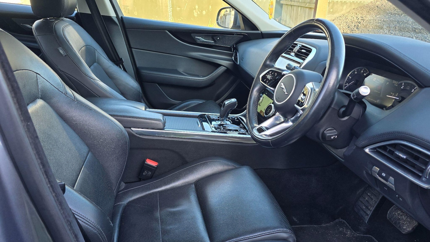 Used Jaguar XE 2021 for sale - 77892487: Photo 4