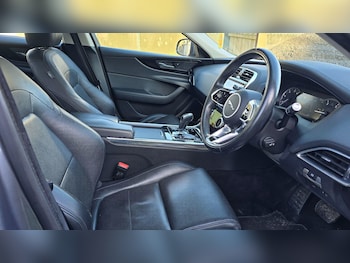 Used Jaguar XE 2021 for sale - 77892487: Photo