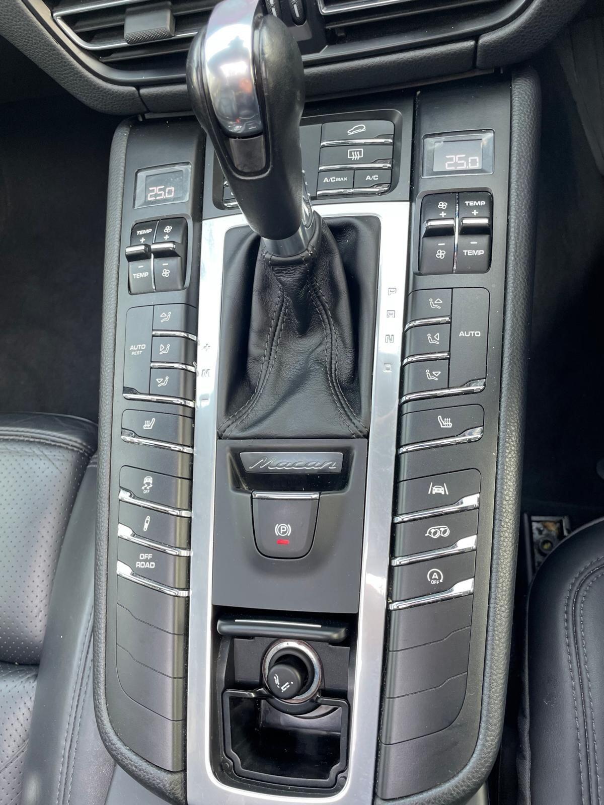 Used Porsche Macan 2020 for sale - 77794449: Photo 19